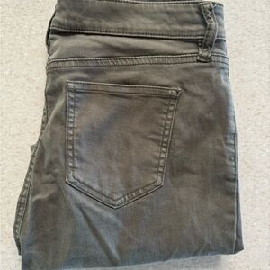 High rise soft stretch ankle pant by Buffalo David bitton